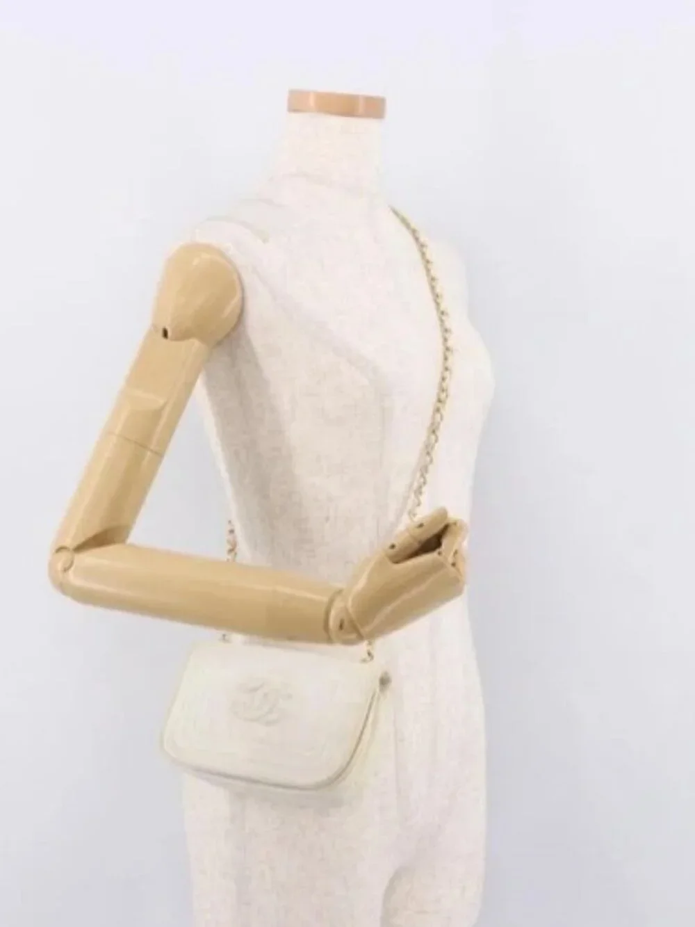 CHANEL Chain Shoulder Bag Lamb Skin White Gold CC Auth 186589A